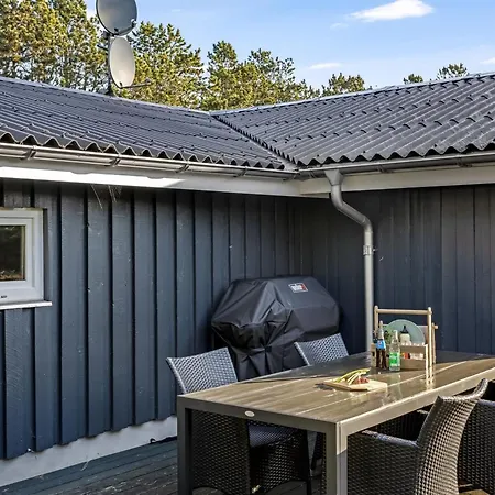 Vakantiehuis Ajten - 150m From The Sea By Interhome *